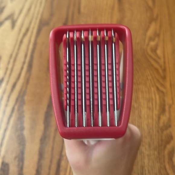 Chef’n Stemgem strawberry huller & strawberry slicester hand-held slicer - Picture 3 of 5